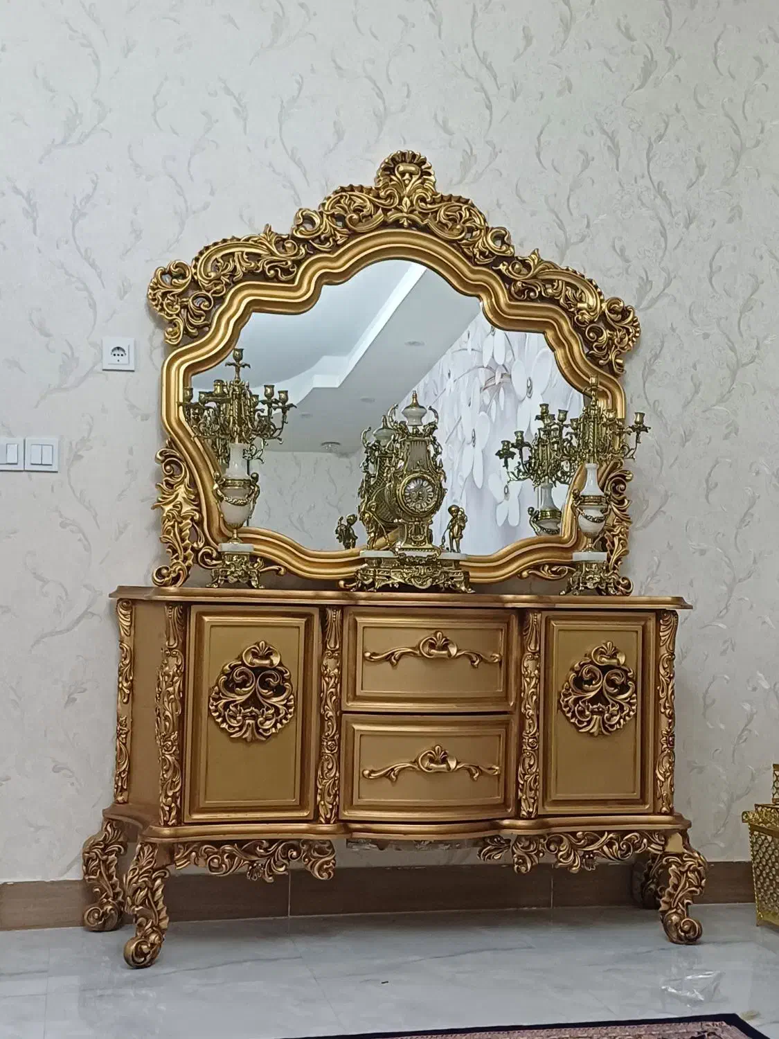 آیینه کنسل|بوفه، ویترین، کنسول|اردبیل, |دیوار