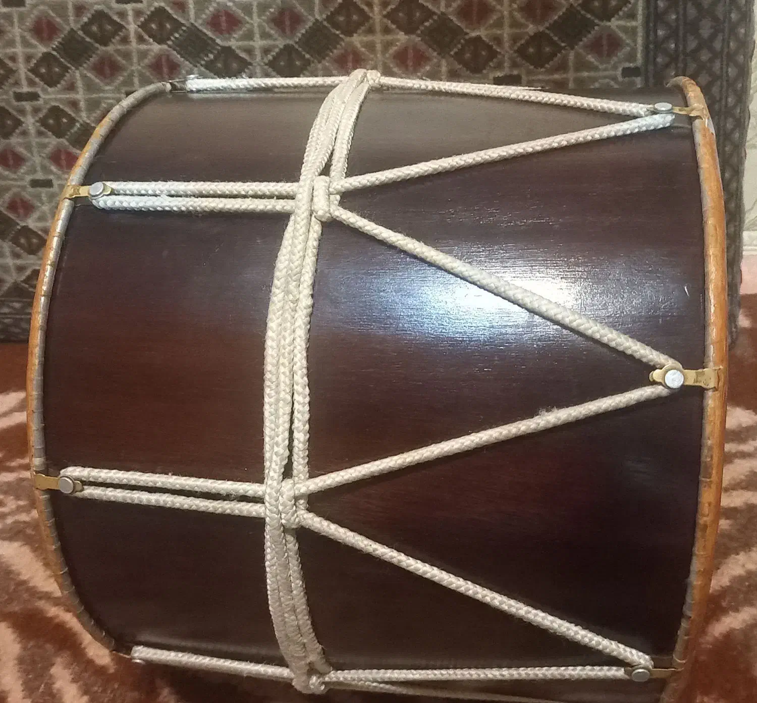 نقارا چوبی|درام و پرکاشن|تبریز, |دیوار