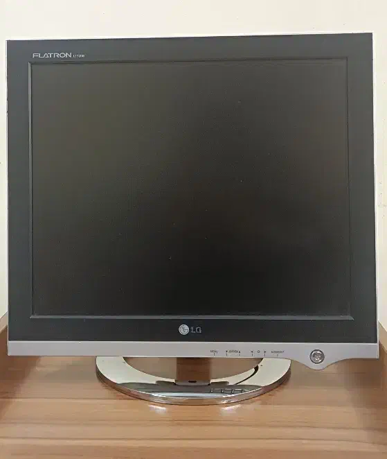 مانیتور LG|قطعات و لوازم جانبی رایانه|اراک, |دیوار