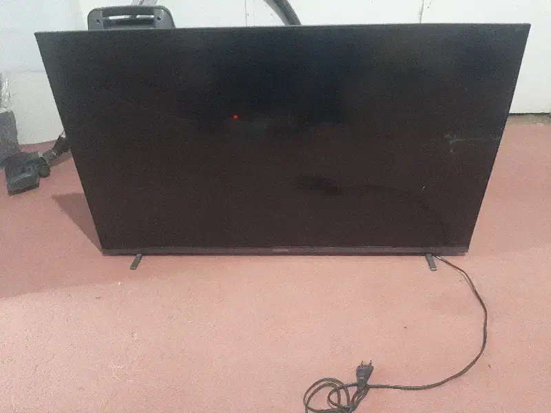 تلویزیون صفحه تخت|تلویزیون و پروژکتور|آباده, |دیوار