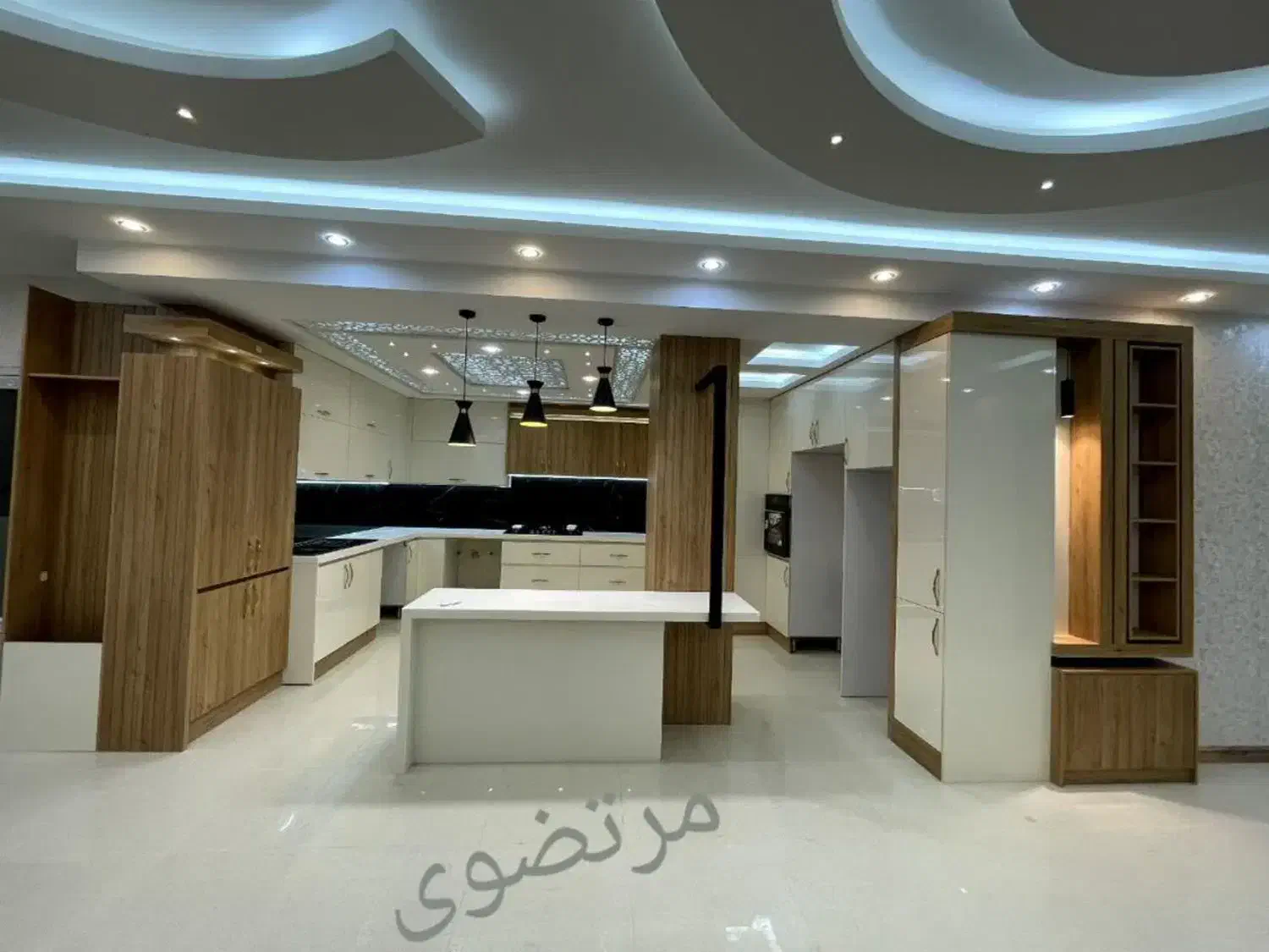 نیاز مند استاد رنگ کار پلی اورتان|استخدام معماری، عمران و ساختمانی|شیراز, میدان قائم|دیوار