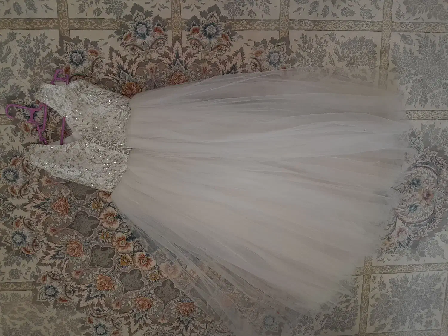 لباس عروس بچگانه تمیز و بدون هیچ پارگی|کفش و لباس بچه|صومعه‌سرا, |دیوار