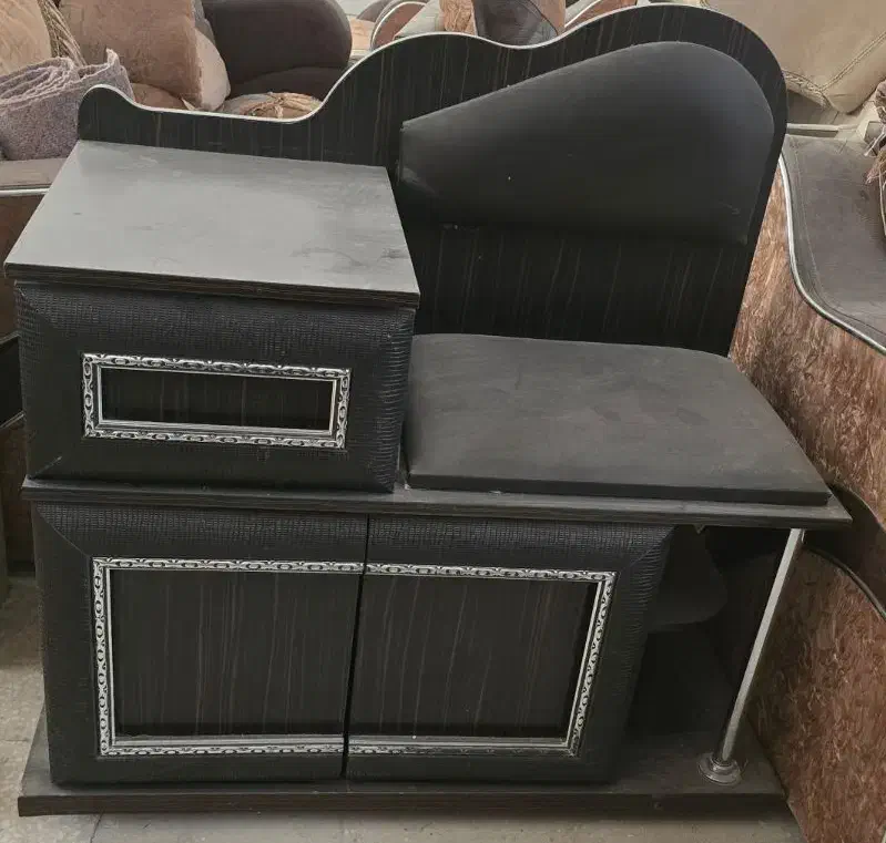 میز تلفن|میز تلفن|آران و بیدگل, |دیوار