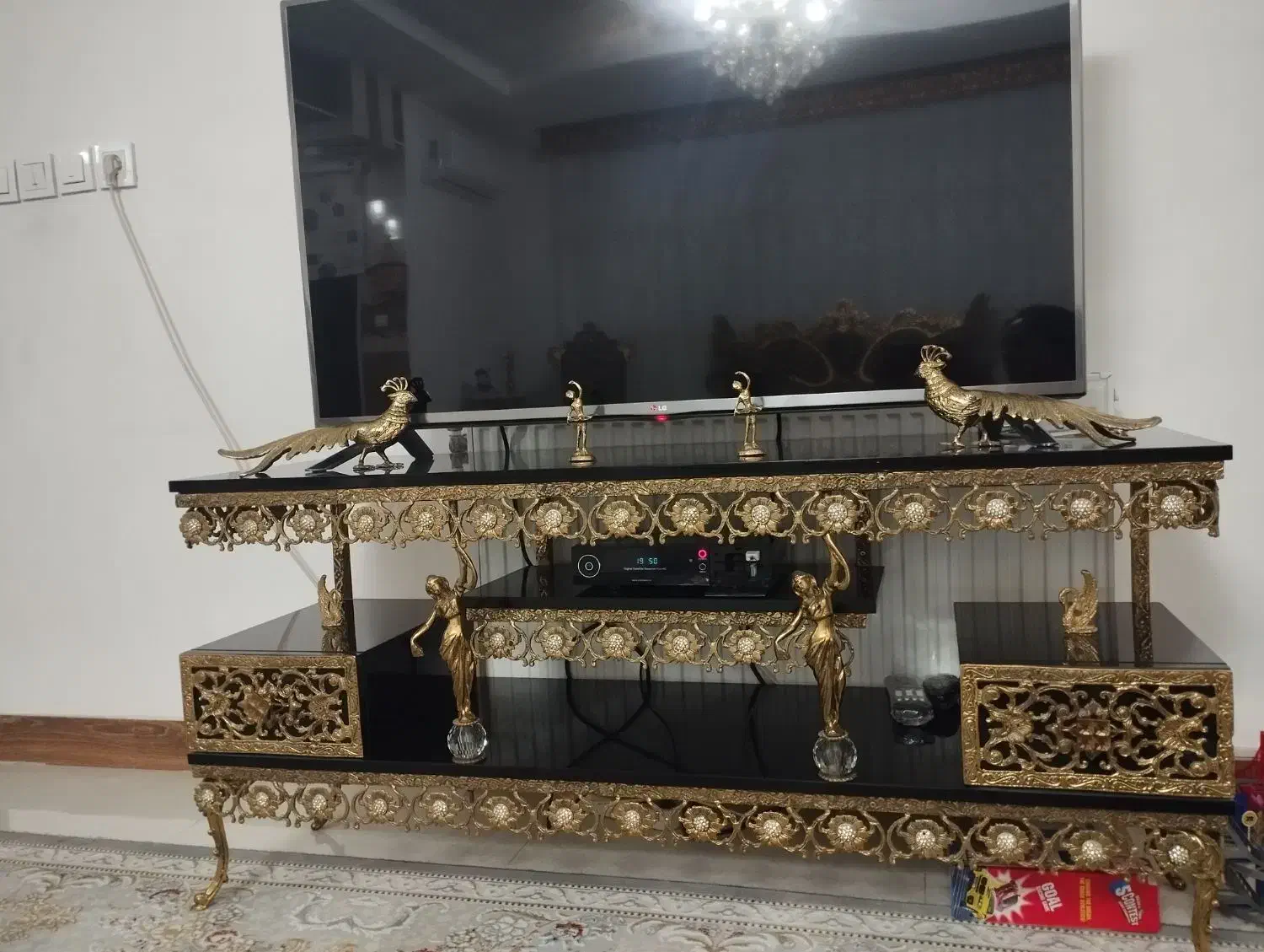 ست کامل وسایل برنجی میز تلویزیون و بوفه و ....|صنایع دستی و سایر لوازم تزئینی|الوند, |دیوار