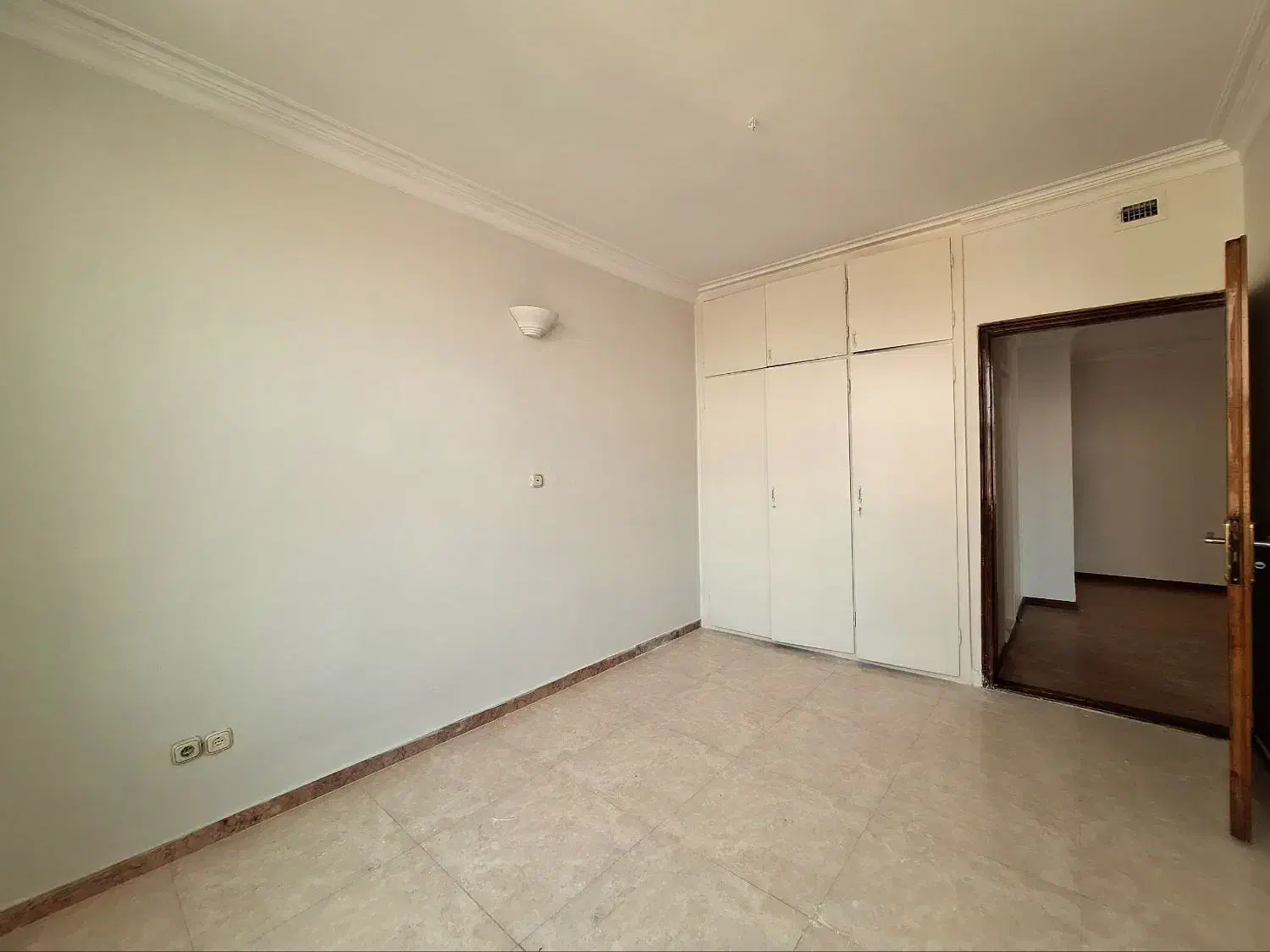 130متر  زعـفـرانـیــه 2خواب ( تاپ لوکیشن)