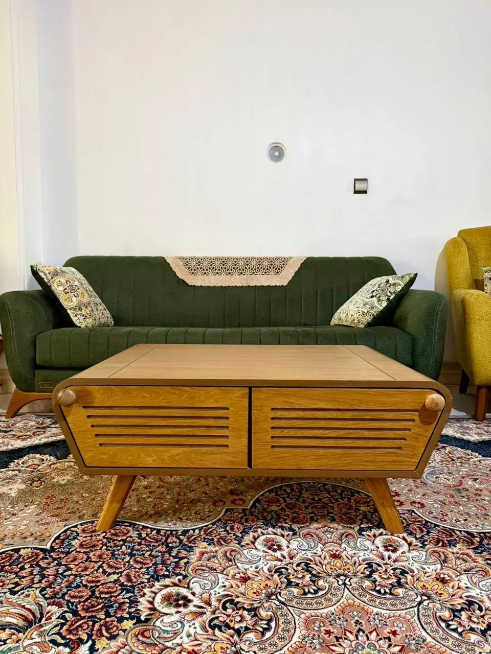 میز جلو مبلی چوبی شرکتی، تمیز و کم‌کارکرد|مبلمان خانگی و میز عسلی|شاهرود, |دیوار