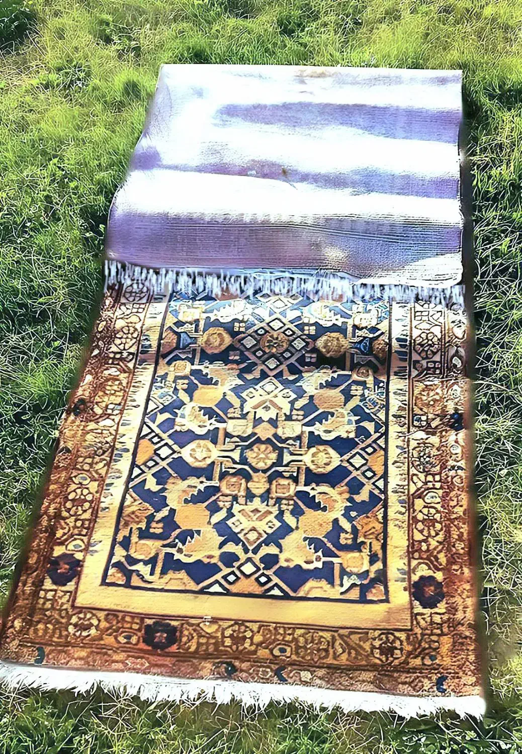 قالی با قدمت بالای صد سال|فرش|ساوه, |دیوار