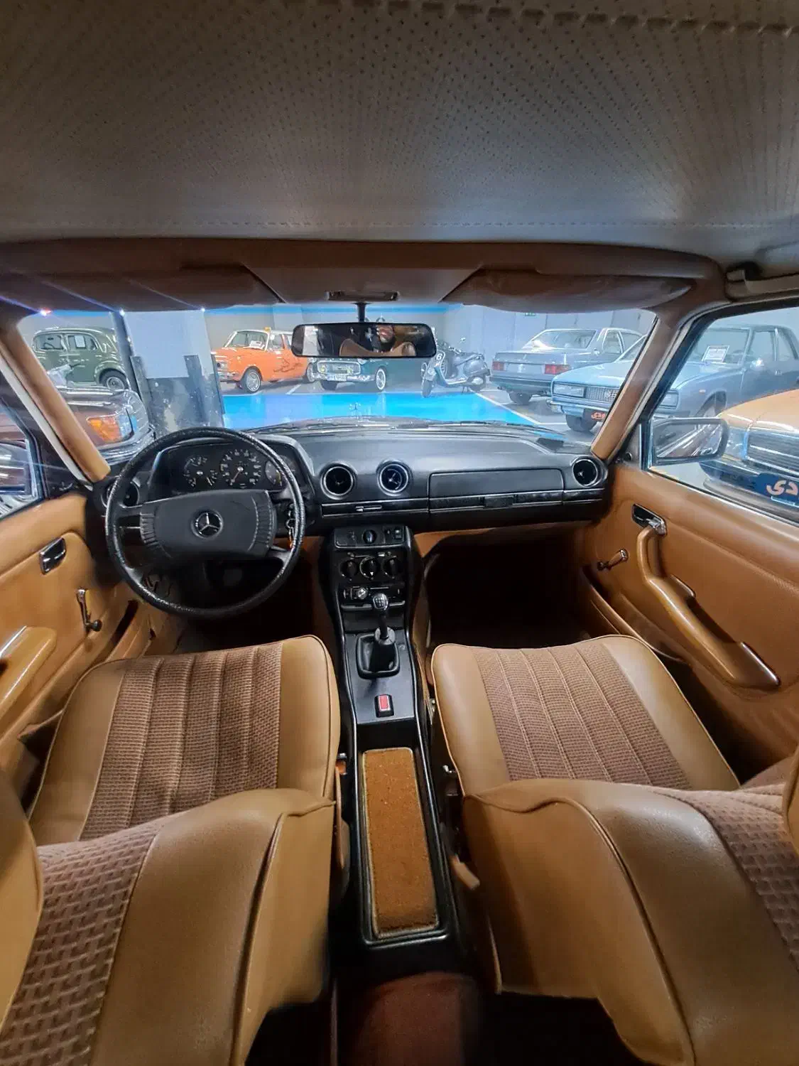 بنز ۱۲۳ قهوه ای|خودرو کلاسیک|تهران, پونک|دیوار