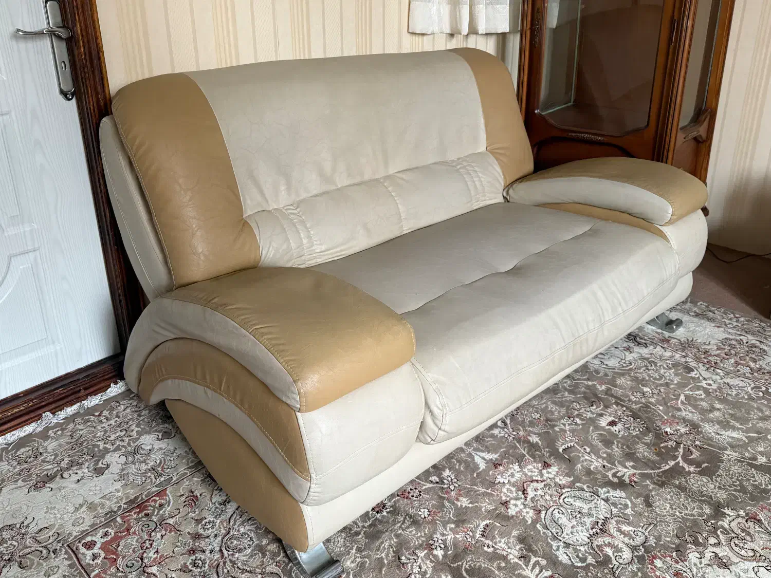 مبل هفت نفره چرمی|مبلمان خانگی و میز عسلی|گرگان, |دیوار