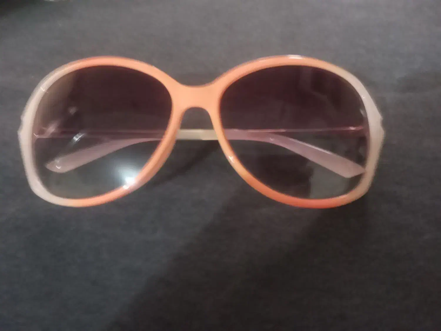 عینک آفتابی شیک در حد نو|زیورآلات و اکسسوری|گرمسار, |دیوار