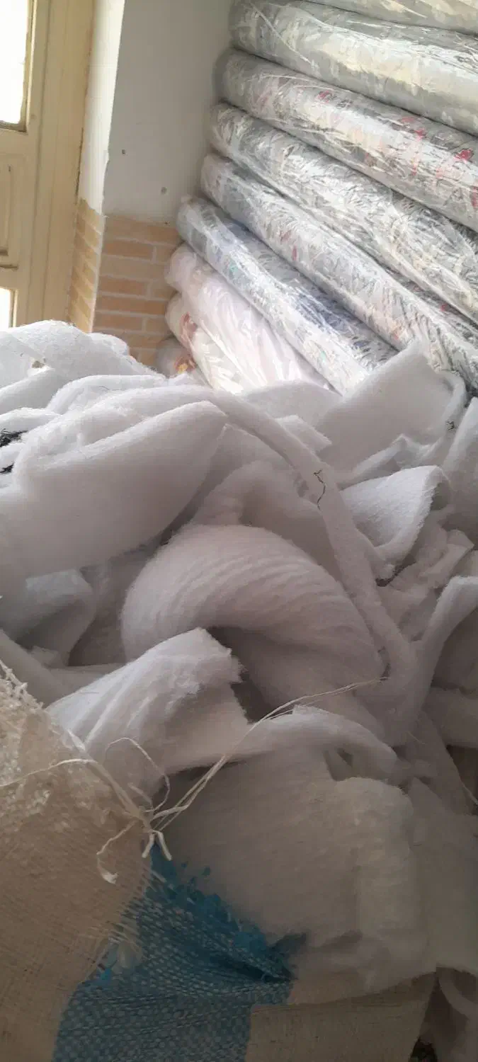 الیاف تشکی سفید فروش فقط کلی|رختخواب، بالش، پتو|بروجرد, |دیوار