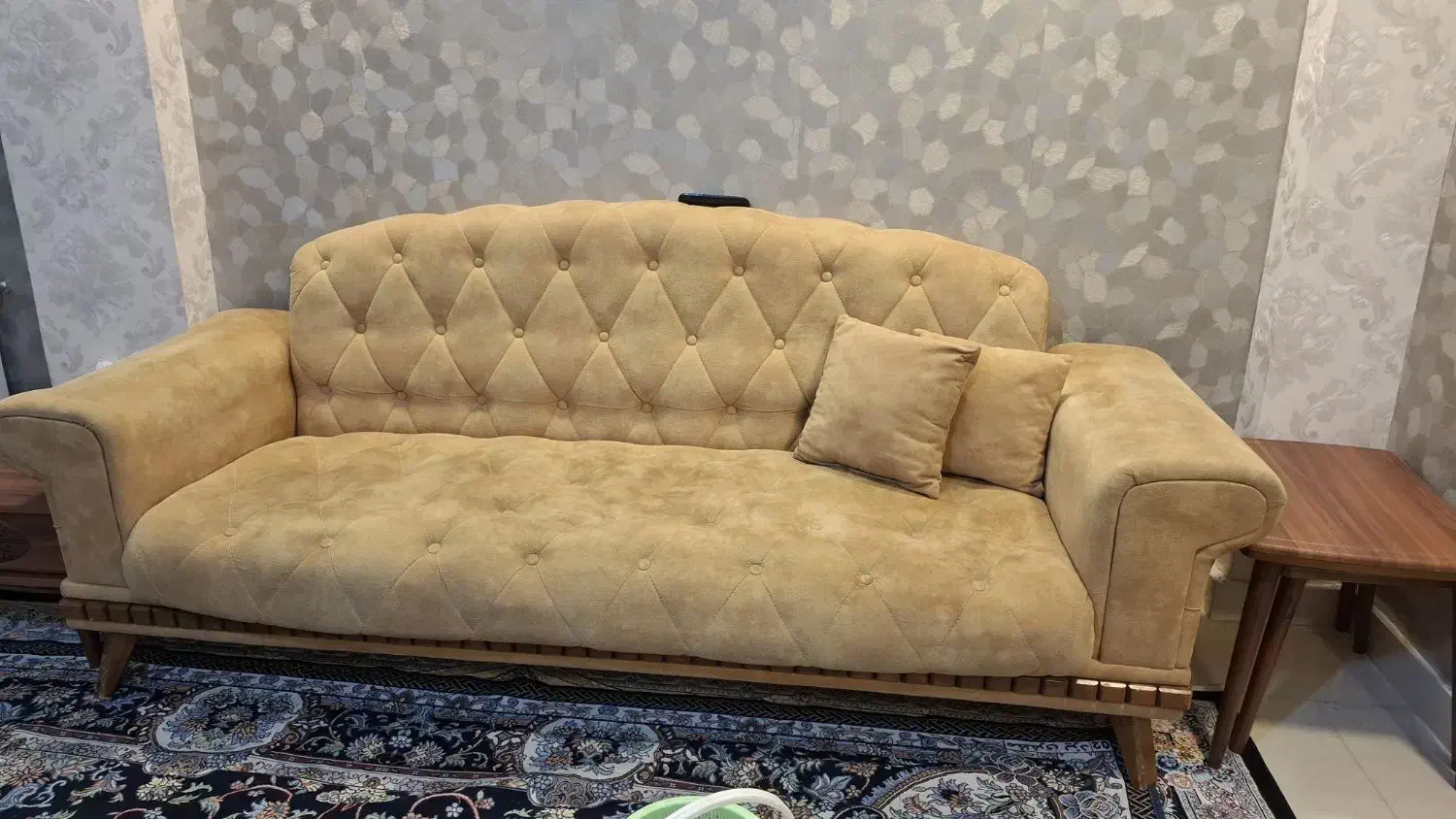 مبل چستر با میز عسلی|مبلمان خانگی و میز عسلی|رشت, کوی مهر|دیوار