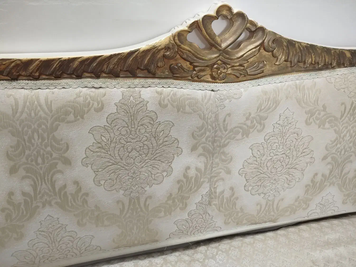 مبل ۹نفره سفیدطلایی|حراج|خواف, |دیوار