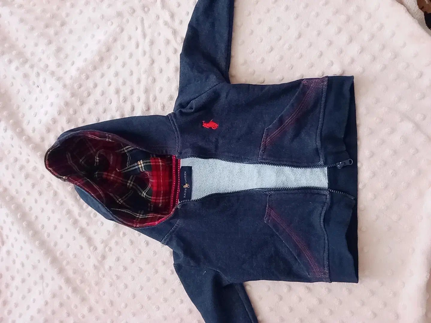 لباس تمیز بچگانه|کفش و لباس بچه|یاسوج, |دیوار