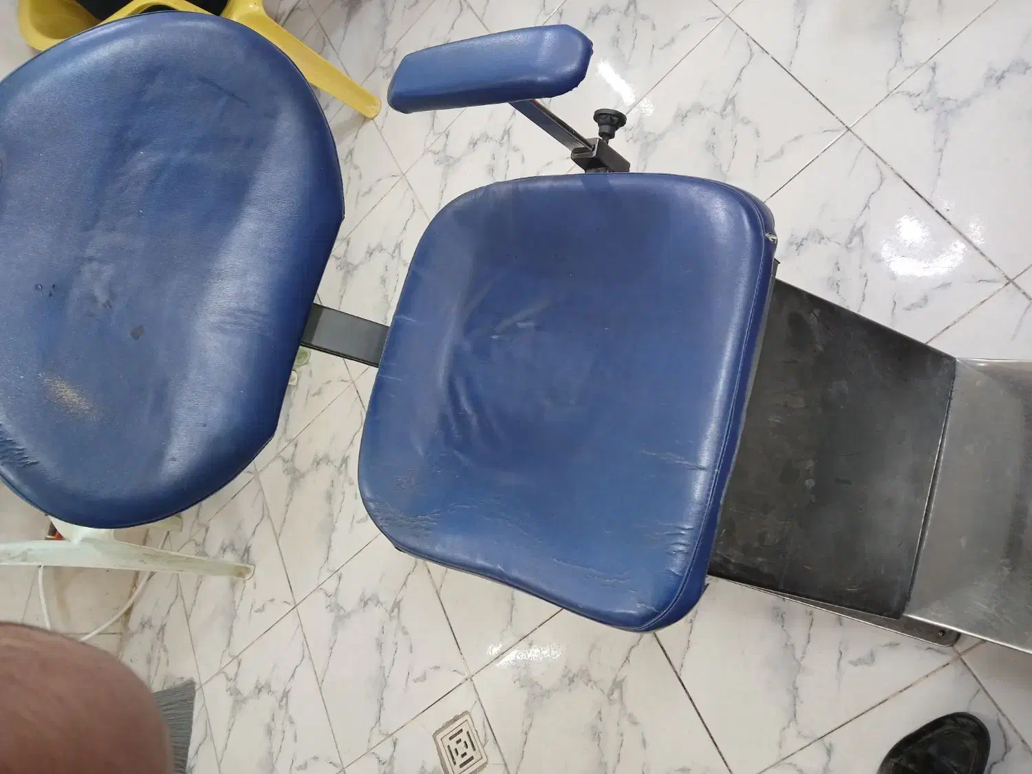 صندلی برقی آرایشگاه مردانه|آرایشگاه و سالنهای زیبایی|افشار, |دیوار