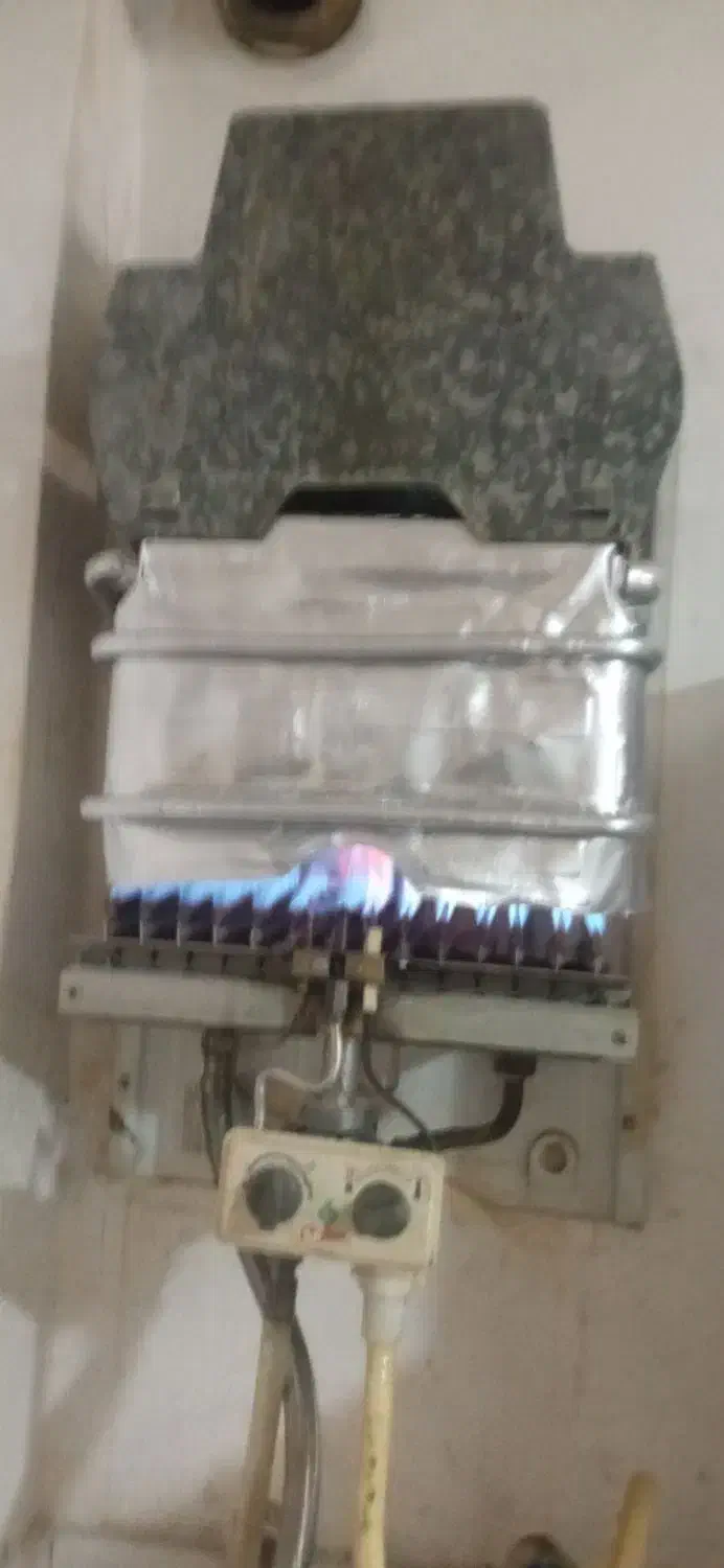 یک عدد آبگرمکن دیواری|آبگرمکن، پکیج، شوفاژ|فردیس, شهرک ناز|دیوار