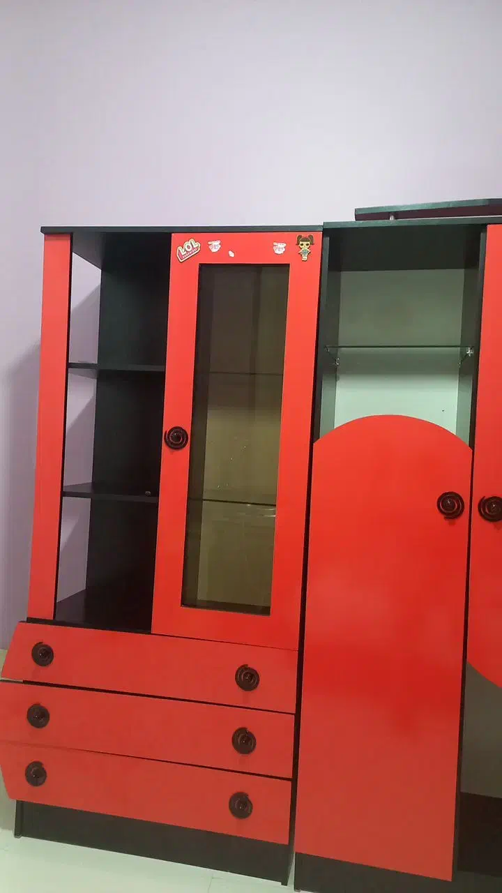 سرویس خواب|تخت و سرویس خواب|شیراز, کوشک میدان|دیوار