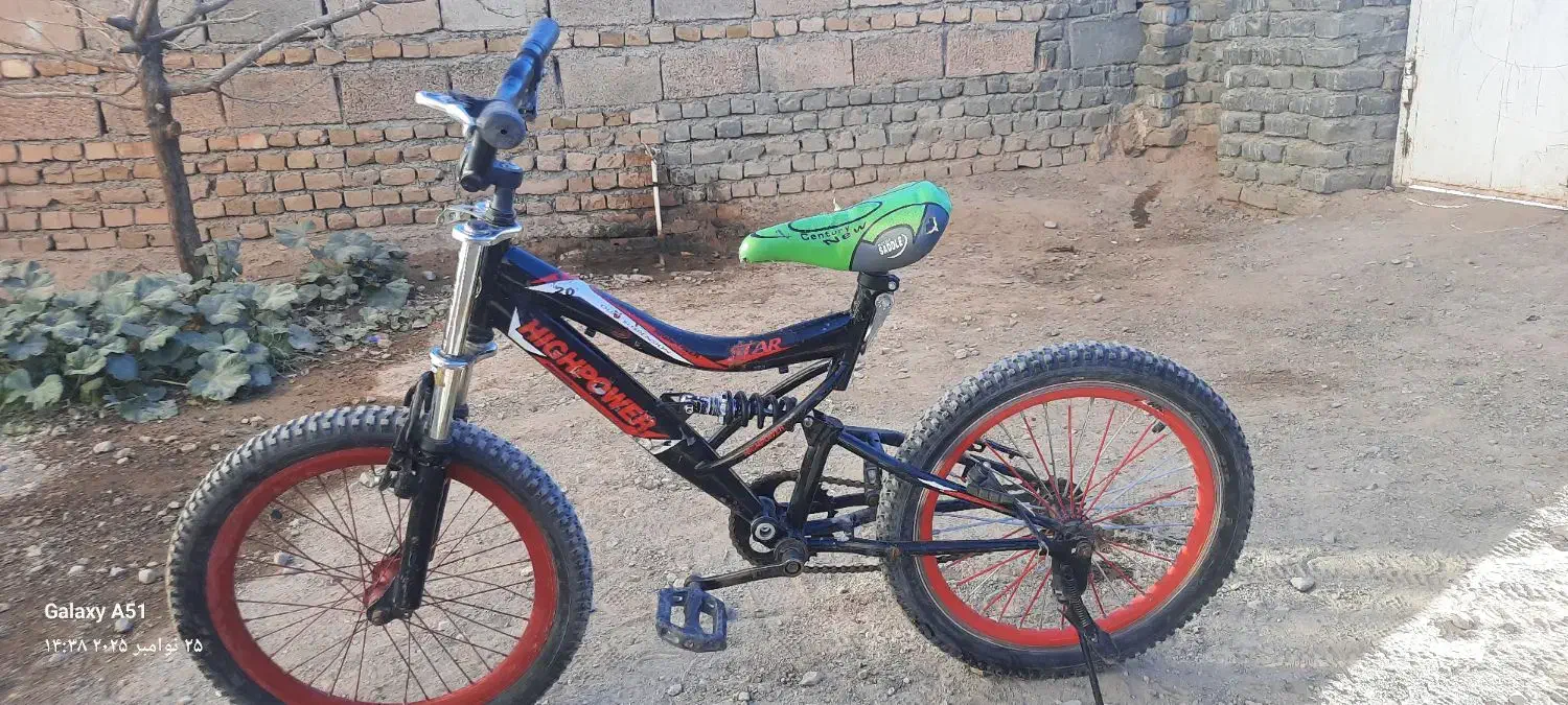 چرخه ۲۰سالم وتمیز|دوچرخه، اسکیت، اسکوتر|بالا ولایت, |دیوار