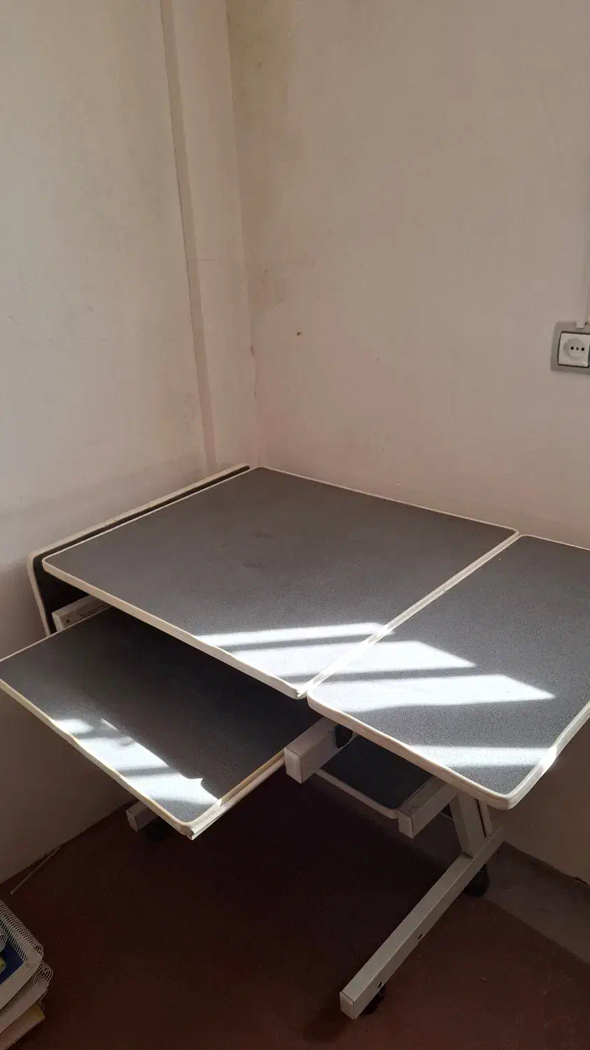 میز تحریر و کامپیوتر|میز تحریر و کامپیوتر|کنگاور, |دیوار