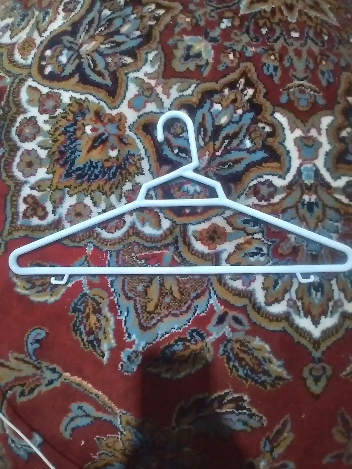 تعداد ۲۰۰ عدد رخت آویز پلاستیکی چوب لباسی|بندرخت و رخت‌آویز|شاهین‌شهر, پاسداران|دیوار