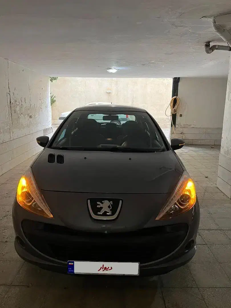 فروش ۲۰۷ دنده ای سقف شیشه ای ۴۰۰ نوک مدادی|خودرو سواری و وانت|فردیس, نگارستان|دیوار