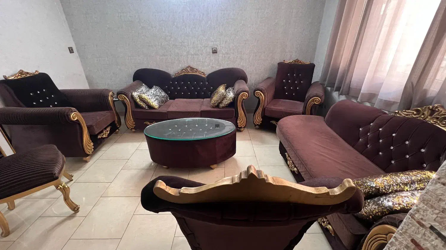 مبل همراه میز جلو مبلی + میز ناهارخوری (دولت آباد)|مبلمان خانگی و میز عسلی|ری, دولت‌آباد|دیوار