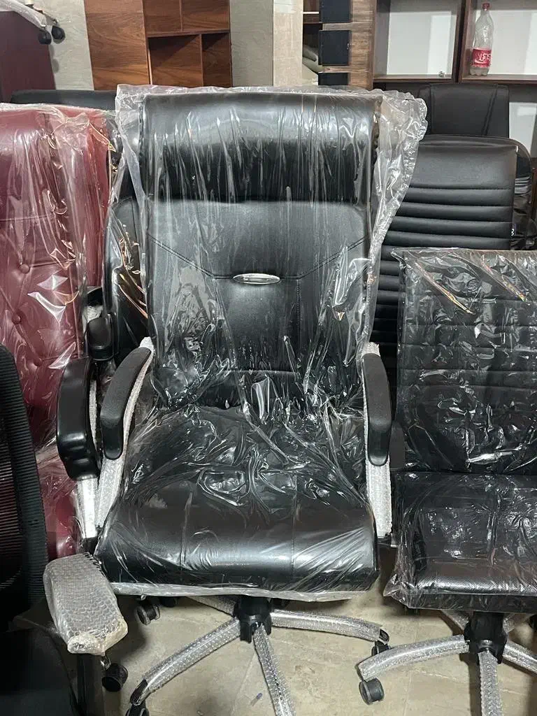 حراج مبلهای اداری لاکچری بدلیل تغییر کاربری|مبلمان اداری|چابهار, |دیوار