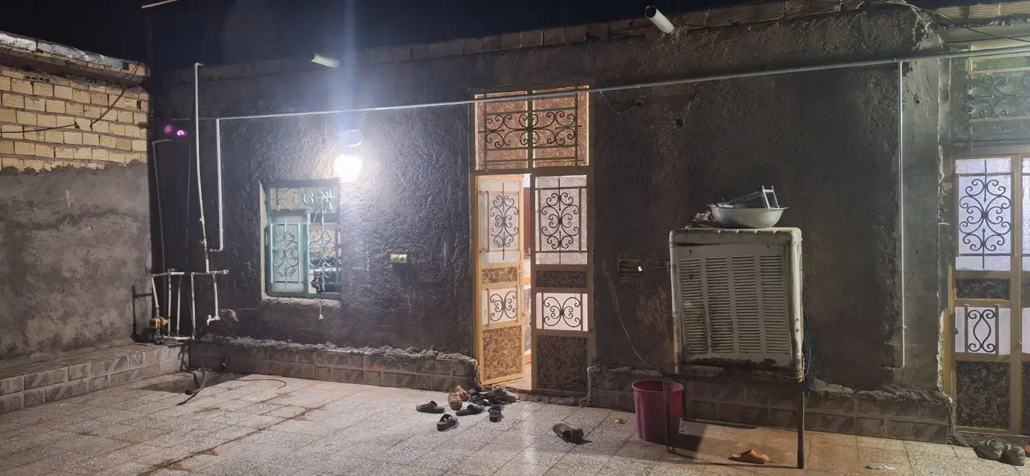 فروش زمین وخونه ۱۰۰متری آب گازبرق همچیزش درسته|فروش خانه و ویلا|فهرج, |دیوار