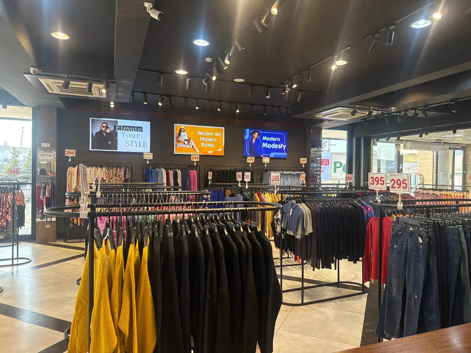 فروشنده و صندوقدار|استخدام خدمات فروشگاه و رستوران|بندر انزلی, جفرود پایین|دیوار