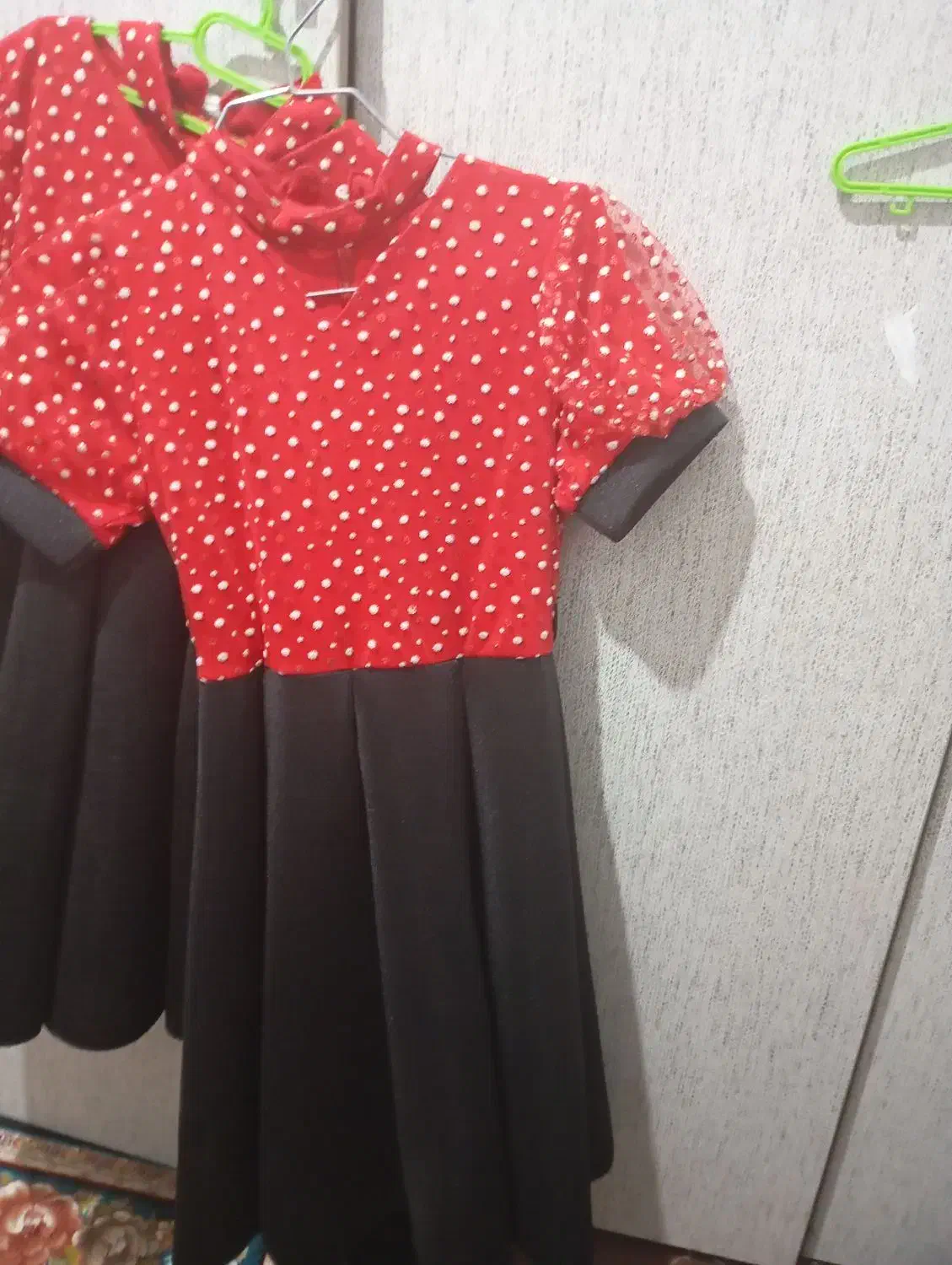 یک جفت لباس دخترانه  در حد نو|کفش و لباس بچه|نظرآباد, نظرآباد|دیوار