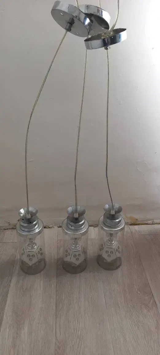 لوستر|لوستر و چراغ آویز|تهران, جوانمردان (اندیشه)|دیوار