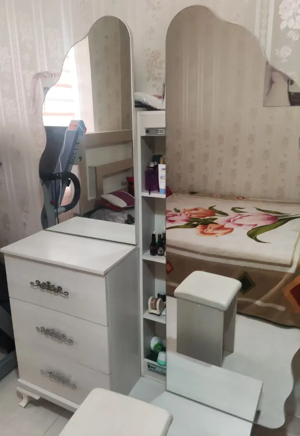 سرویس خواب در حد نو|تخت و سرویس خواب|اراک, |دیوار