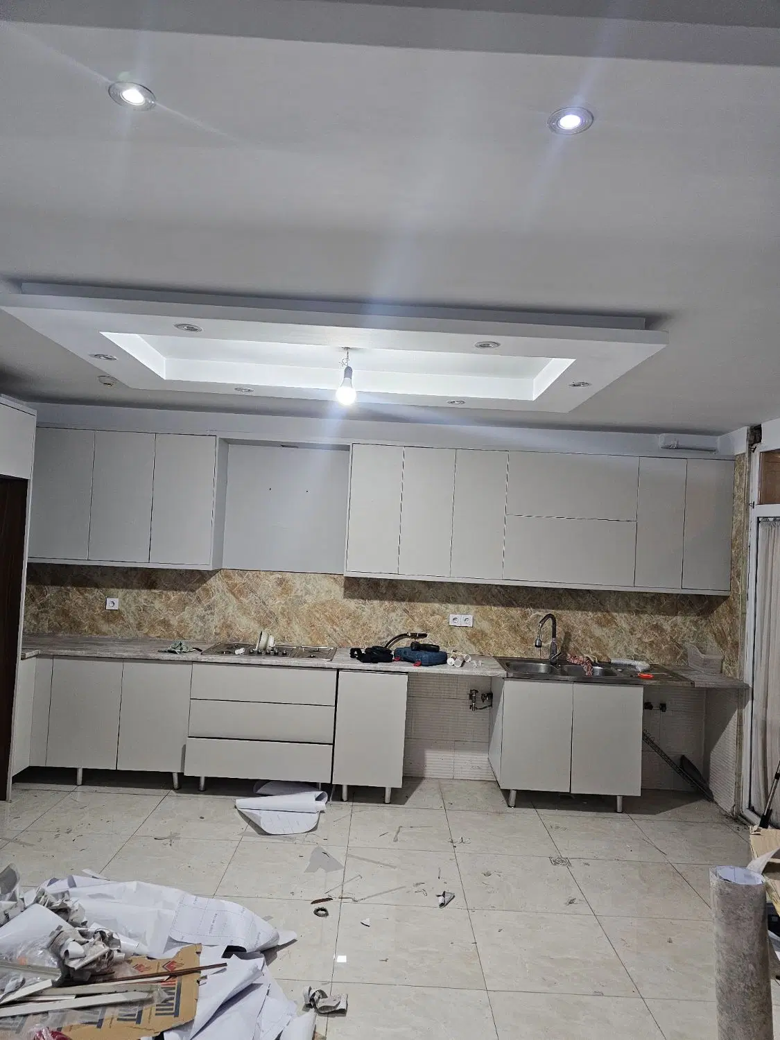 نصاب برچسب کابینت ،مات کن شیشه و لوازم برقی|خدمات پیشه و مهارت|تهران, آهنگران (سراسیاب دولاب)|دیوار