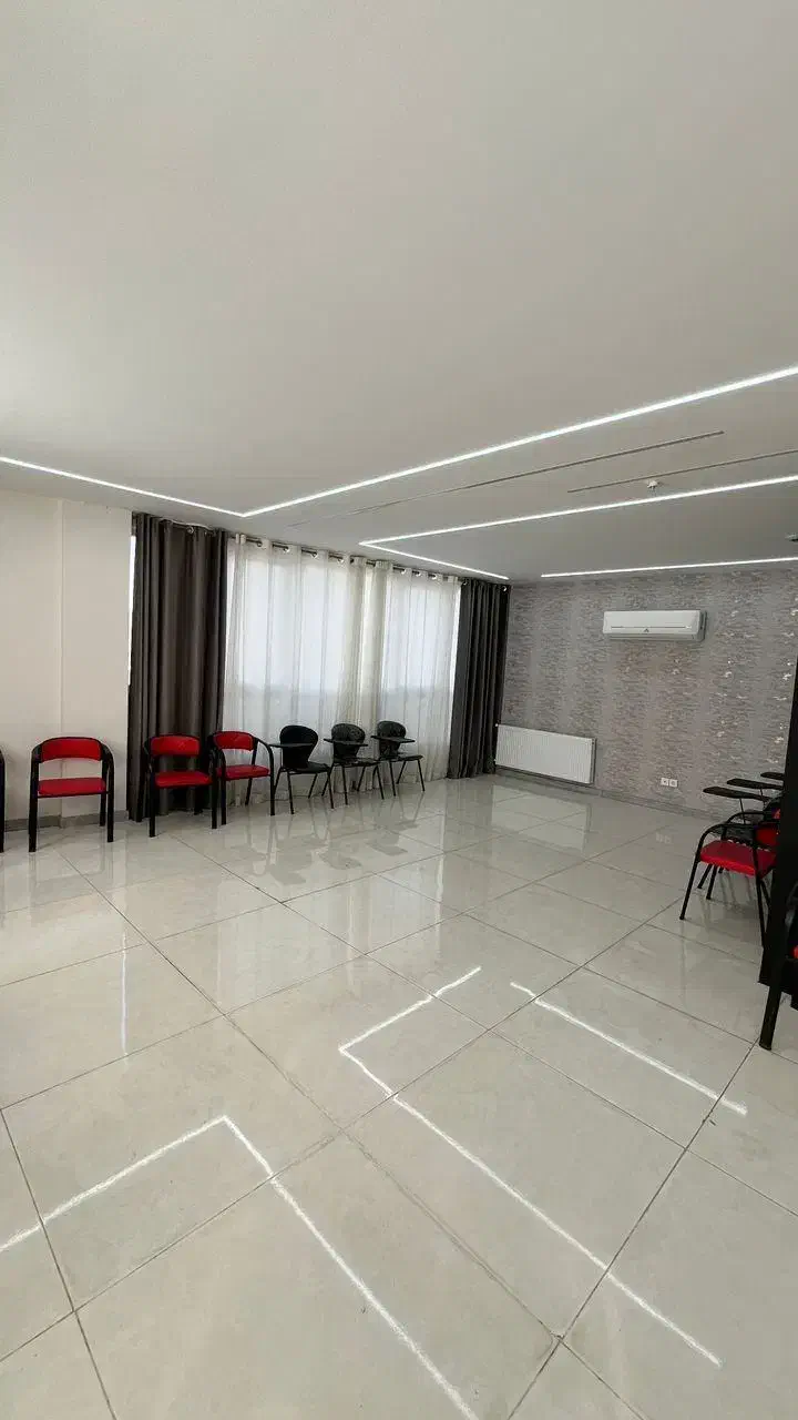 اجاره ساعتی سالن جهت کارگاههای آموزشی روانشناسی|اجارهٔ کوتاهمدت دفتر کار و فضای آموزشی|شیراز, قدوسی شرقی|دیوار