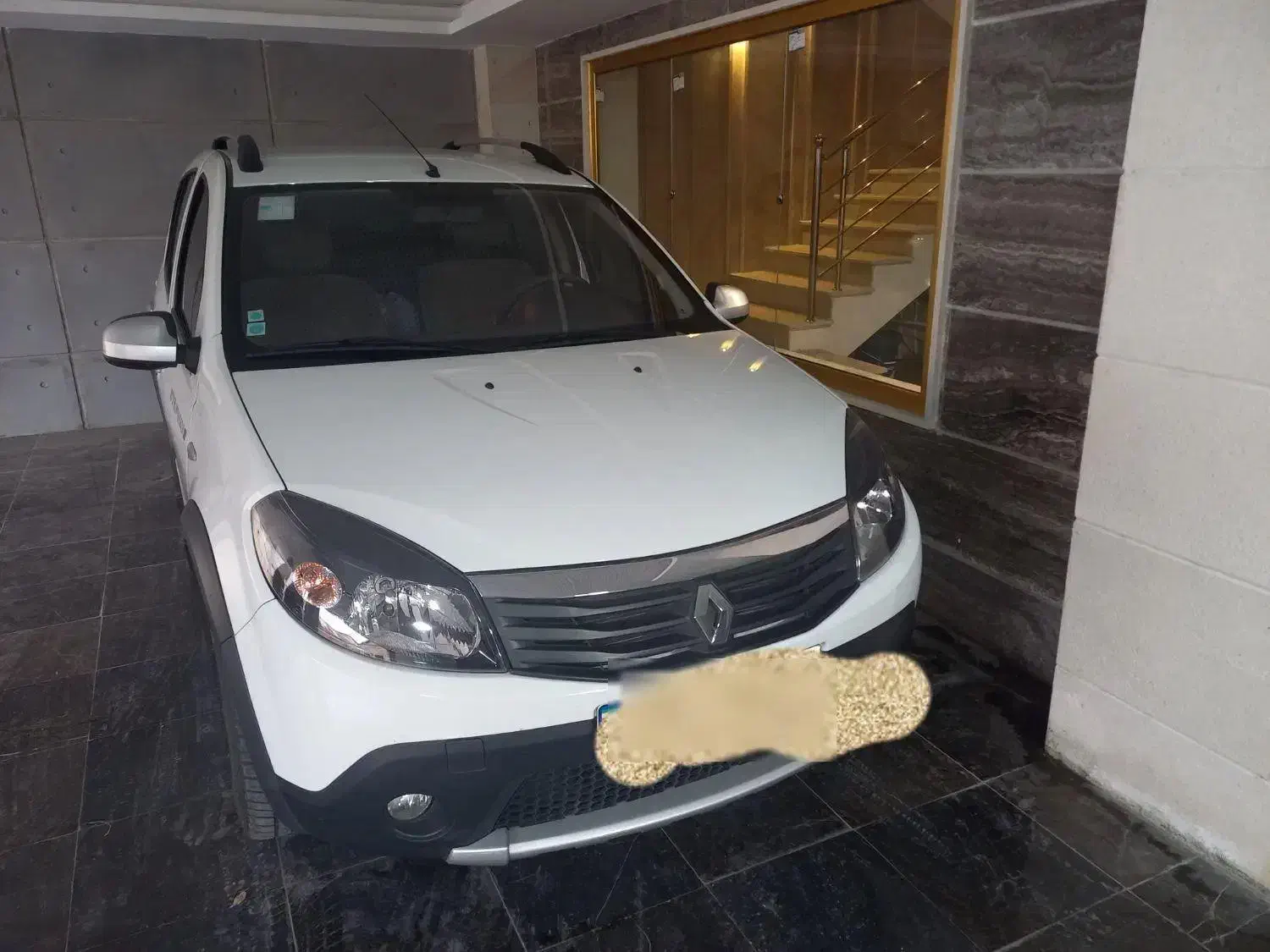 ساندرو استپوی۱۳۹۸ اتومات بی رنگ بدون خش|خودرو سواری و وانت|تالش, هشتپر|دیوار