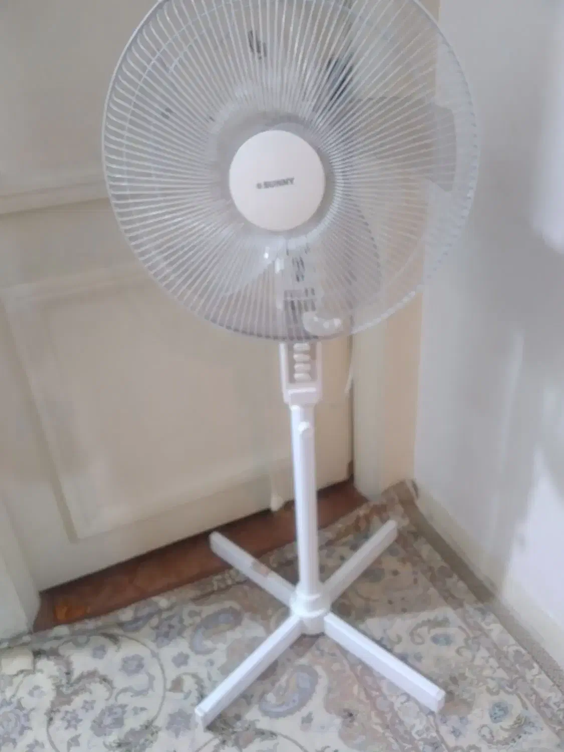 پنکه|پنکه و تصفیهکنندهٔ هوا|تهران, خاک سفید|دیوار