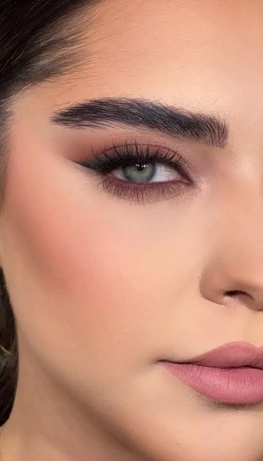 50درصد تخفیف میکاپ و شینیون عروس و همراهی و آموزش|خدمات آرایشگری و زیبایی|تربت جام, مطهری|دیوار