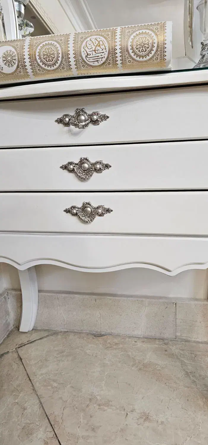 آیینه و شمعدان چوبی سفید|بوفه، ویترین، کنسول|تهران, خرمشهر|دیوار