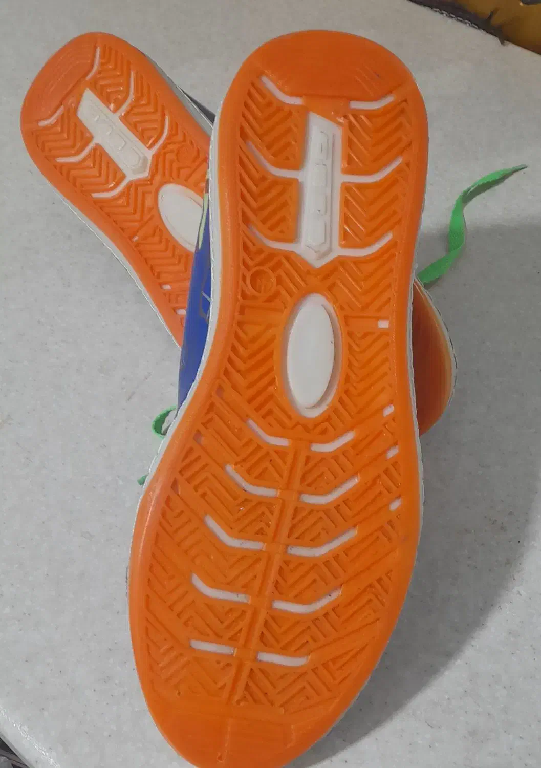 کفش ورزشی نو سایز ۴۵ قیمت۱۷۰هزار|کیف، کفش، کمربند|کاشان, شهدا|دیوار