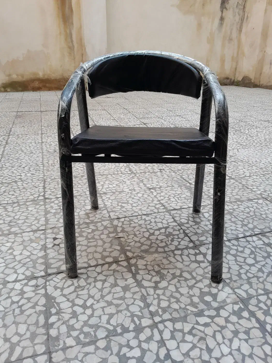 صندلی انتظار(۴عدد باهم )|صندلی و نیمکت|رشت, استادسرا|دیوار