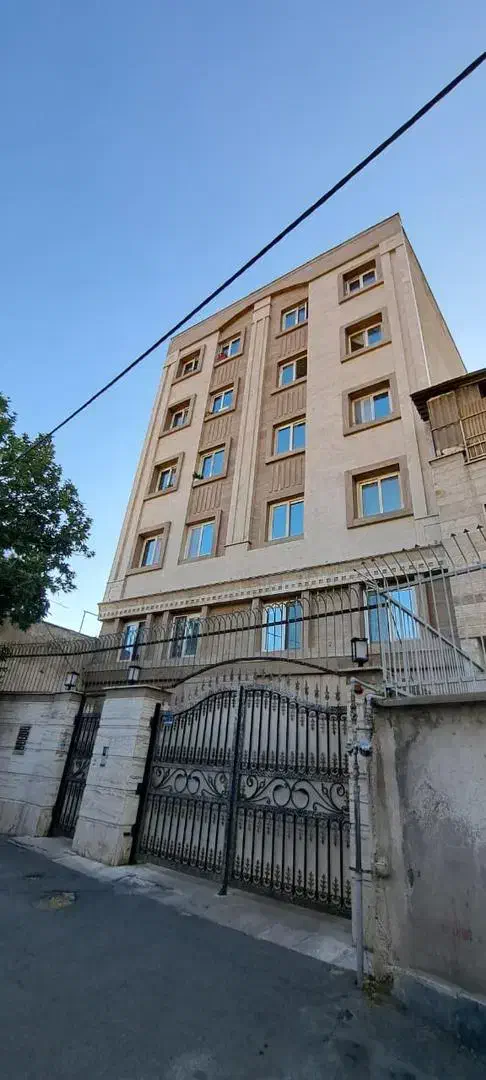 نیاوران/۹۰متر ۲خواب/تکواحدی