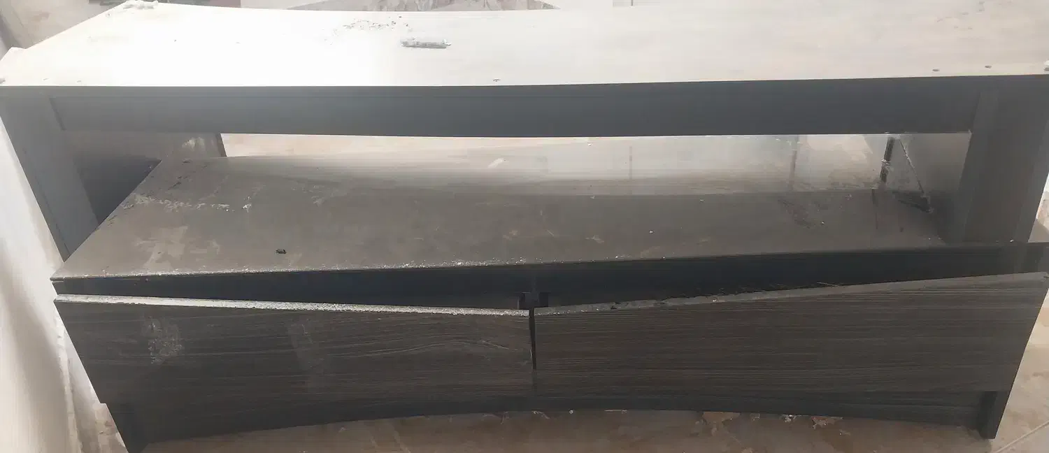 میز تلوزیون|میز تلویزیون|میانه, |دیوار