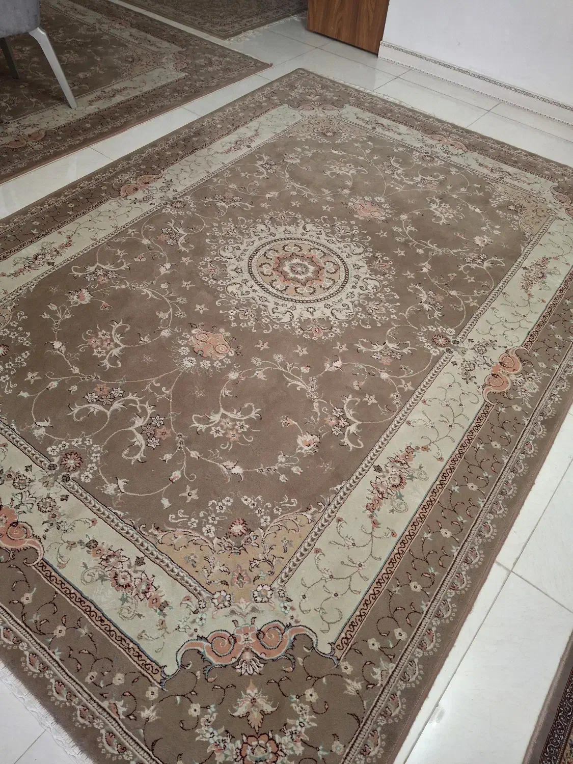 فرش ۶ متری|فرش|اندیشه, اندیشه فاز ۴|دیوار