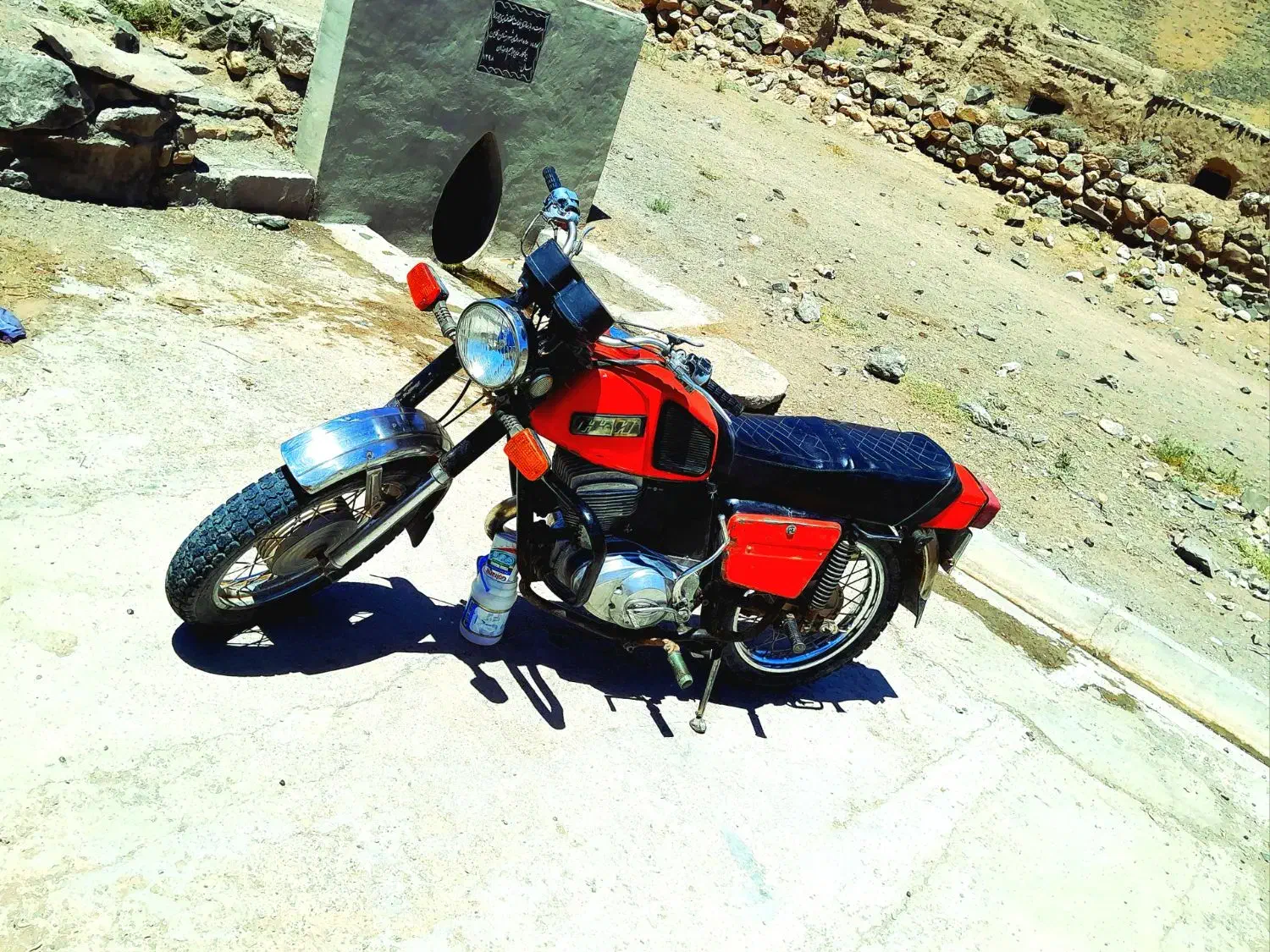 موتور ایژ|موتورسیکلت|قائن, |دیوار