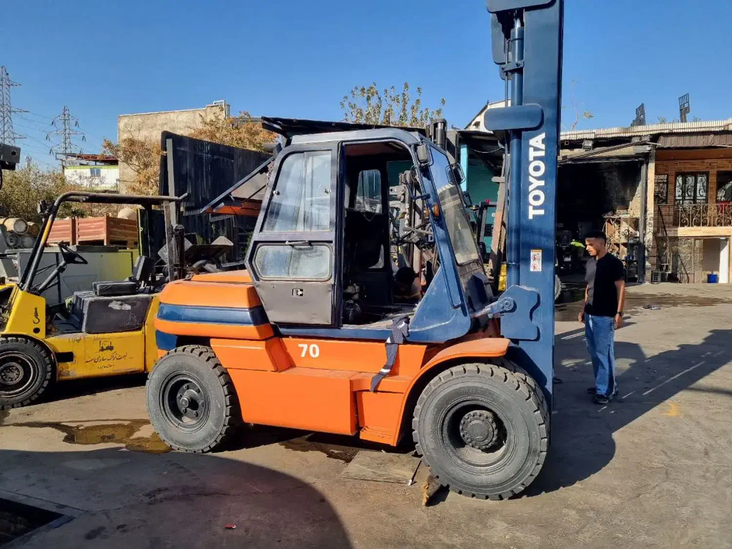 استخدام راننده لیفتراک|استخدام صنعتی، فنی، مهندسی|بیرجند, |دیوار