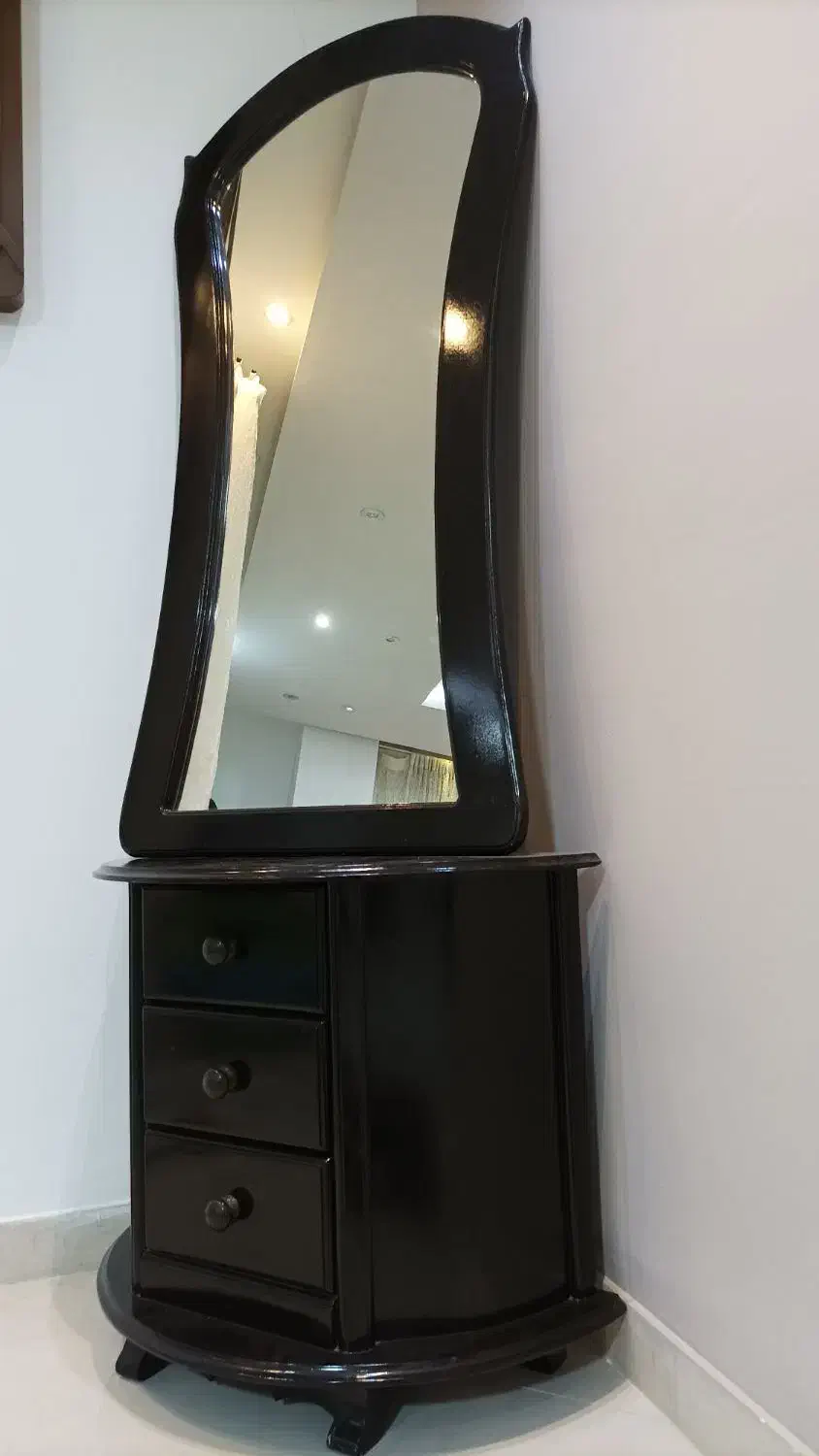 ایینه کنسول و ساعت ایستاده هردو باهم|بوفه، ویترین، کنسول|سقز, |دیوار