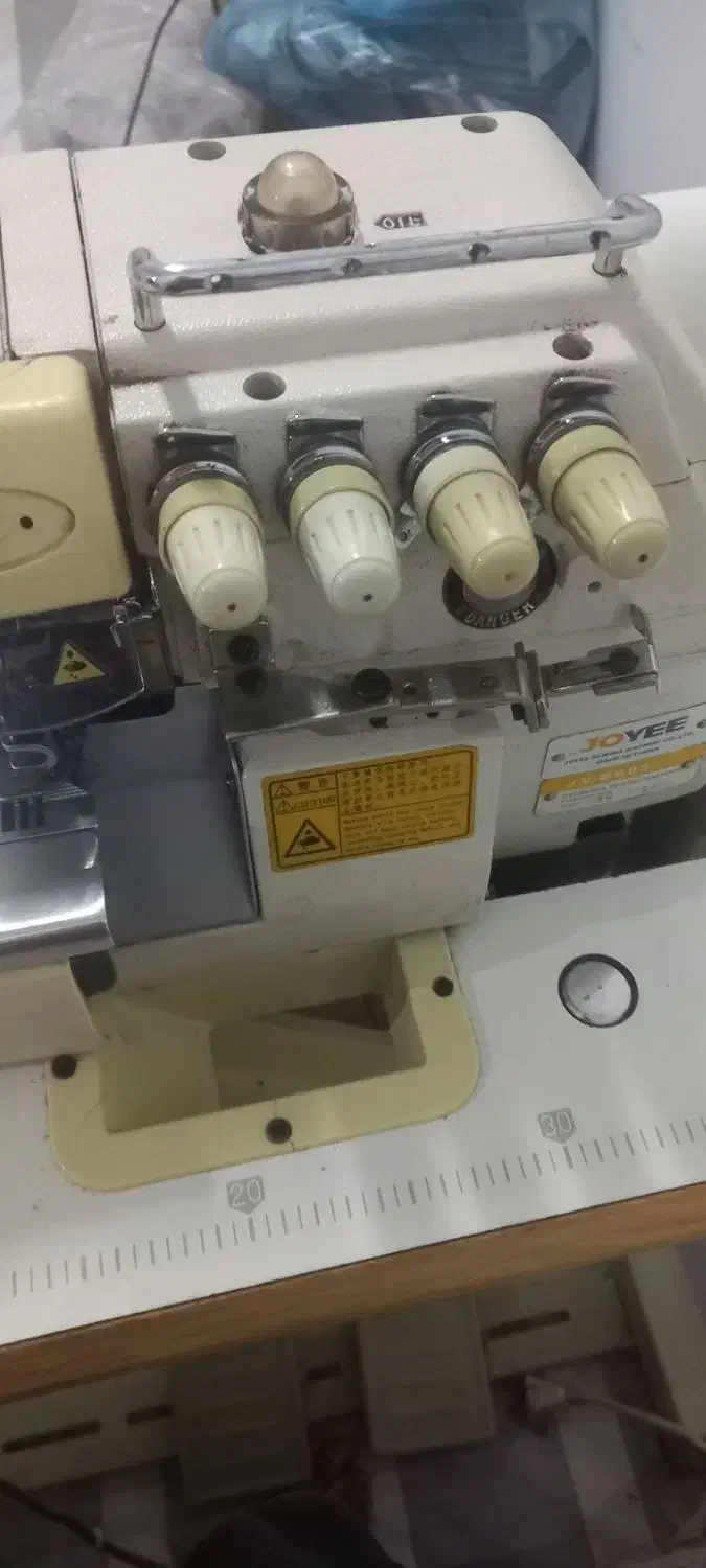 چرخ. سردوز. 5 نخ|چرخ خیاطی و ریسندگی|تربت‌حیدریه, مسجد جامع|دیوار