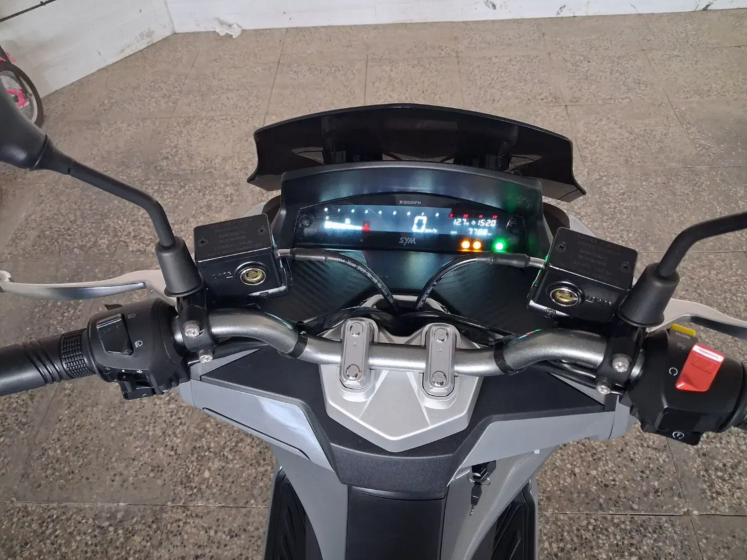 فروش فوری موتور کلیک ۲۰۰ jt|موتورسیکلت|صدرا-فارس, فاز ۱|دیوار