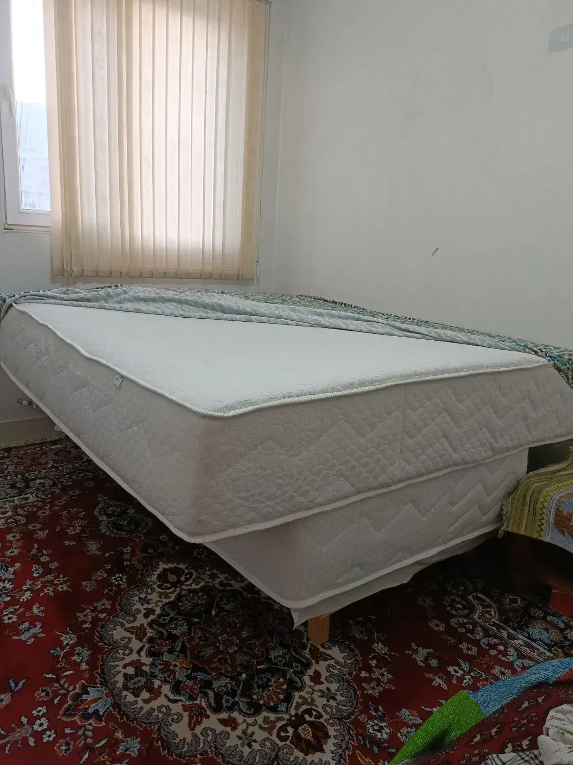 تخت چوب روس و تشک بالینو فول ارتوپدیک طبی|تخت و سرویس خواب|شیراز, شهرک گلستان شمالی|دیوار