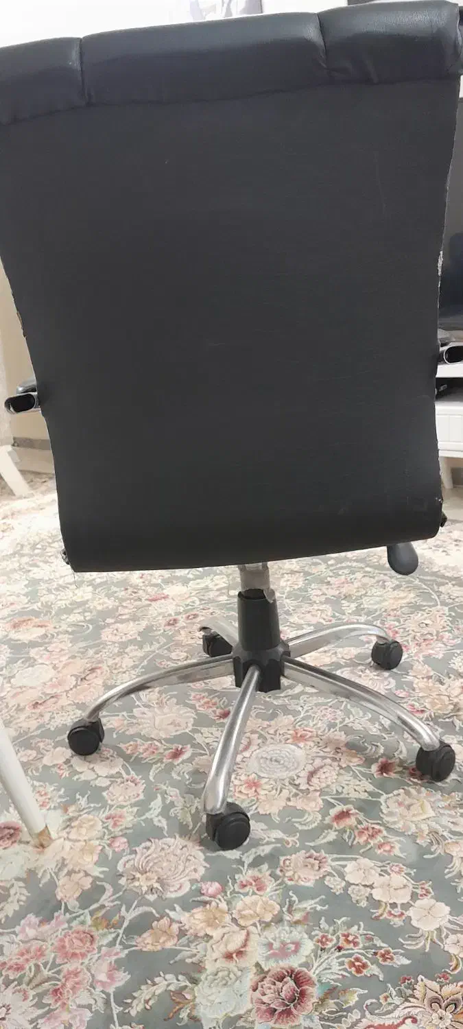 صندلی چرخان سالم|صندلی و نیمکت|لاهیجان, لیالستان|دیوار